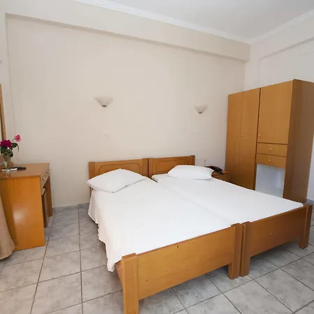 Veroniki 2* コス・タウン